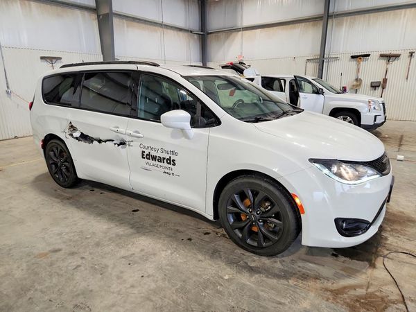 2020 CHRYSLER PACIFICA Touring