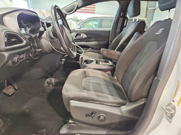 2020 CHRYSLER PACIFICA Touring