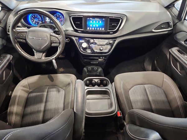 2020 CHRYSLER PACIFICA Touring