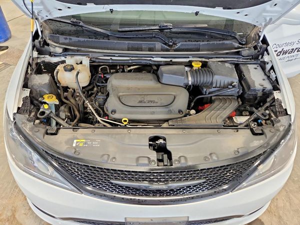 2020 CHRYSLER PACIFICA Touring