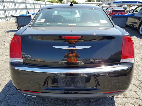 2020 CHRYSLER 300