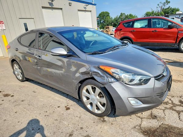 2013 HYUNDAI ELANTRA
