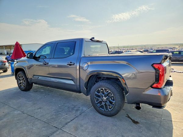 2024 TOYOTA TUNDRA Platinum