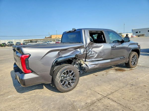 2024 TOYOTA TUNDRA Platinum