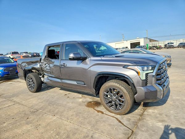 2024 TOYOTA TUNDRA Platinum