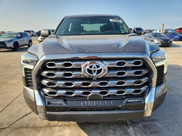 2024 TOYOTA TUNDRA Platinum