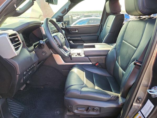 2024 TOYOTA TUNDRA Platinum