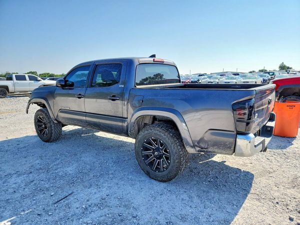 2017 TOYOTA TACOMA