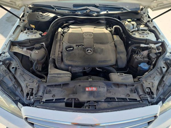 2014 MERCEDES-BENZ E E350 — Engine bay