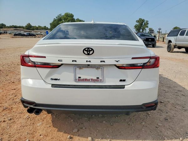 2025 TOYOTA CAMRY