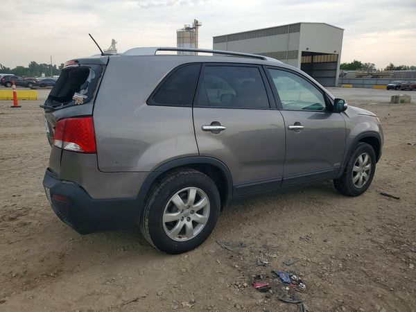 2013 KIA SORENTO Base / LX