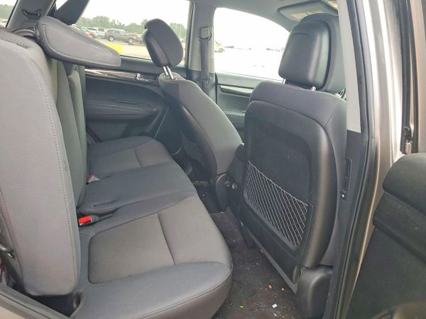 2013 KIA SORENTO Base / LX