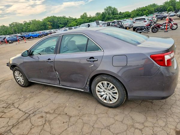 2014 TOYOTA CAMRY