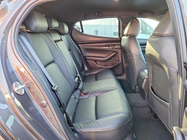 2023 MAZDA 3 Select Package