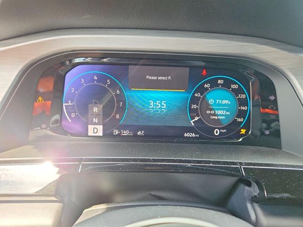 2025 VOLKSWAGEN ATLAS CROSS SPORT 4Motion SE
