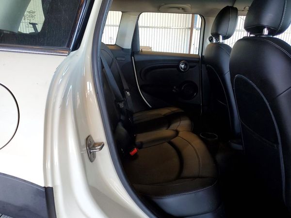 2015 MINI COOPER