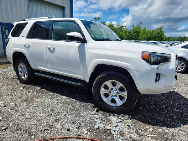 2022 TOYOTA 4RUNNER SR5