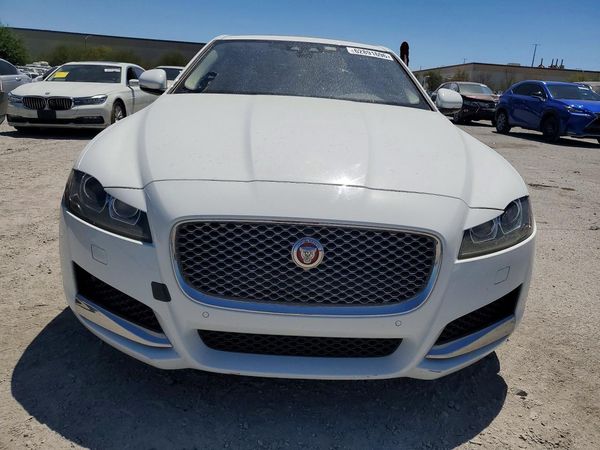 2017 JAGUAR XF Prestige