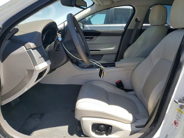 2017 JAGUAR XF Prestige