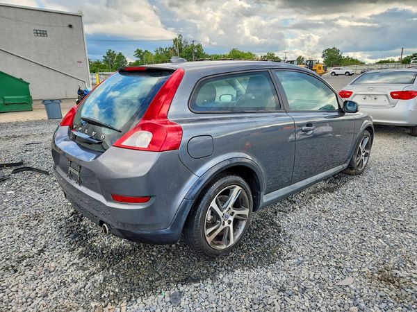 2013 VOLVO C30