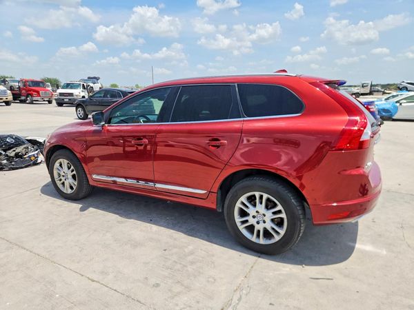2015 VOLVO XC60 Premier (non R design)