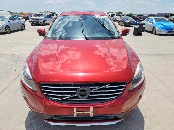 2015 VOLVO XC60 Premier (non R design)