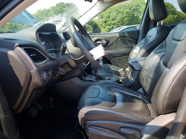 2019 JEEP CHEROKEE LATITUDE FWD