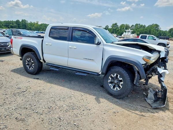 2017 TOYOTA TACOMA