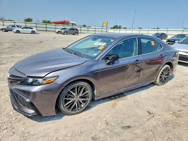 2022 TOYOTA CAMRY SE