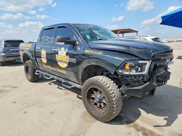 2016 RAM 1500 SLT
