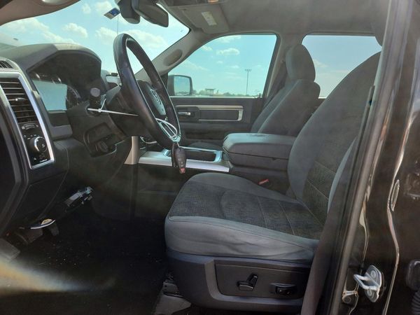 2016 RAM 1500 SLT