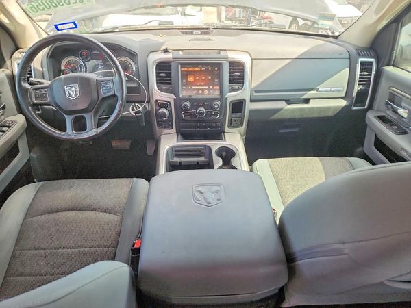 2016 RAM 1500 SLT