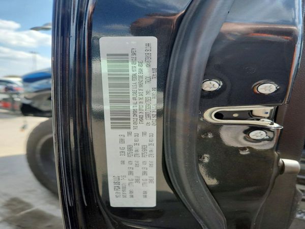 2016 RAM 1500 SLT