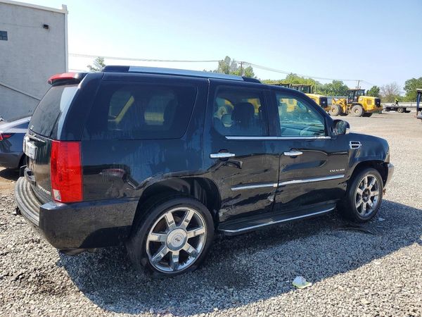 2013 CADILLAC ESCALADE Luxury