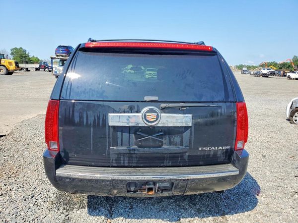 2013 CADILLAC ESCALADE Luxury