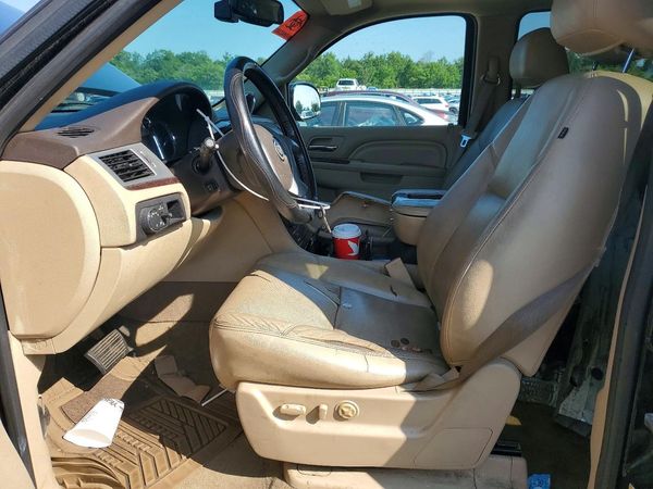 2013 CADILLAC ESCALADE Luxury