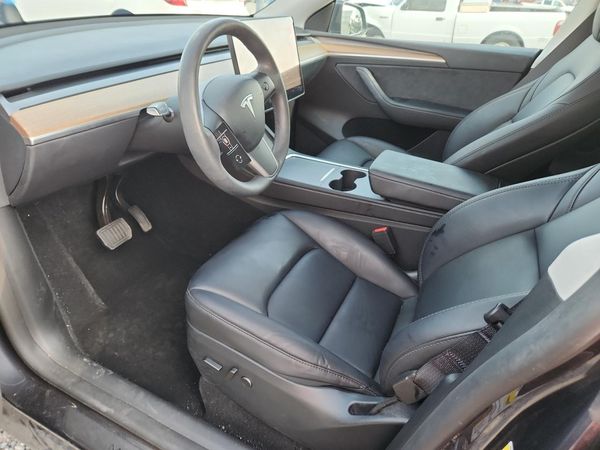 2024 TESLA MODEL Y