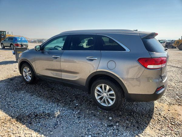 2017 KIA SORENTO L, LX