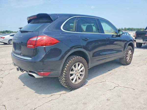 2014 PORSCHE CAYENNE