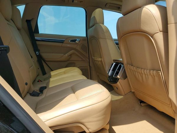 2014 PORSCHE CAYENNE
