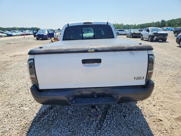 2015 TOYOTA TACOMA Delux Grade