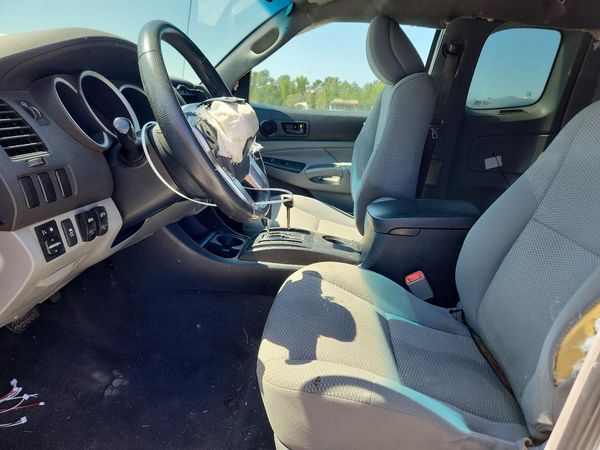 2015 TOYOTA TACOMA Delux Grade