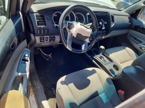 2015 TOYOTA TACOMA Delux Grade