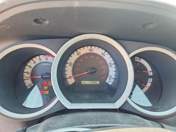 2015 TOYOTA TACOMA Delux Grade