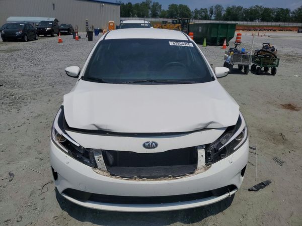 2018 KIA FORTE5 LX