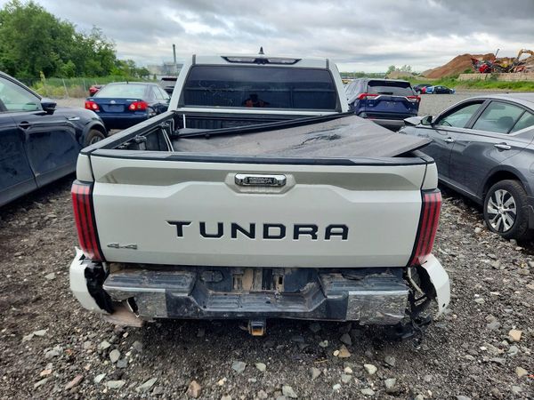 2023 TOYOTA TUNDRA