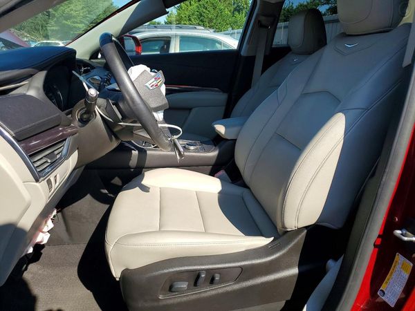 2019 CADILLAC XT4 Luxury