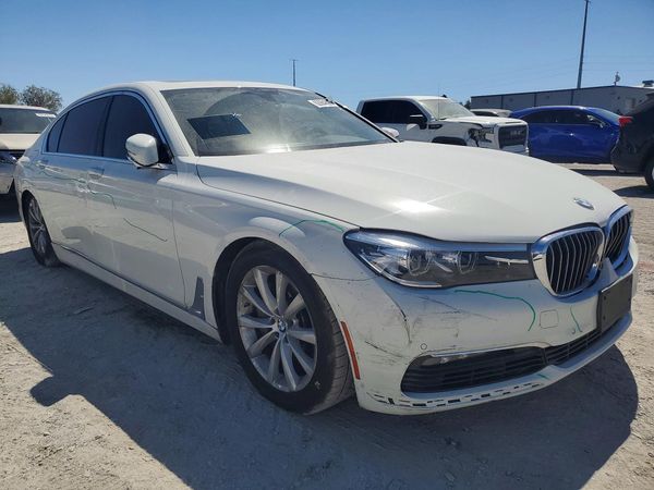 2018 BMW 740