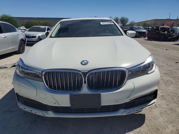2018 BMW 740