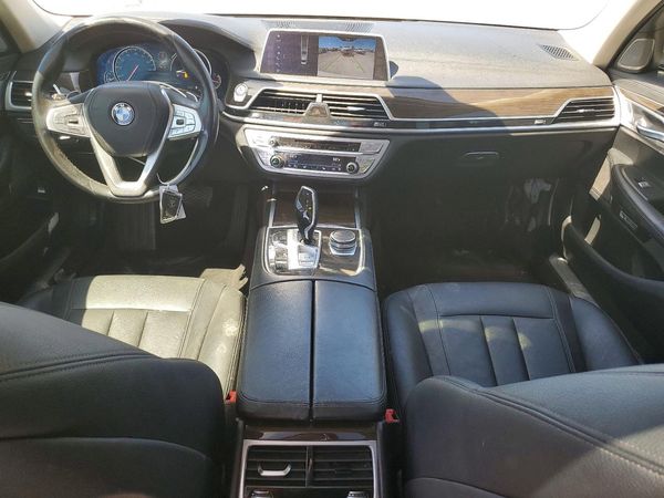 2018 BMW 740